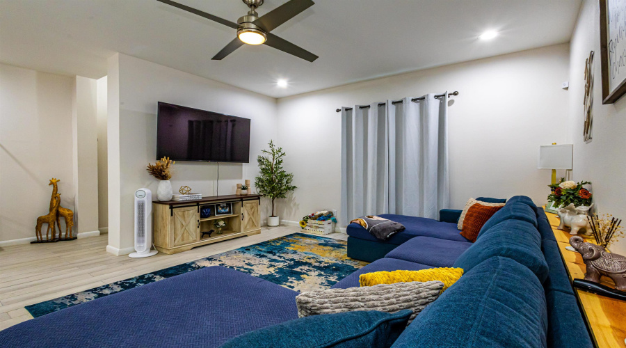 1428 Los Estribos Dr., Laredo, Texas 78046, 3 Bedrooms Bedrooms, 6 Rooms Rooms,2 BathroomsBathrooms,Residential,For Sale,1428 Los Estribos Dr.,20262314