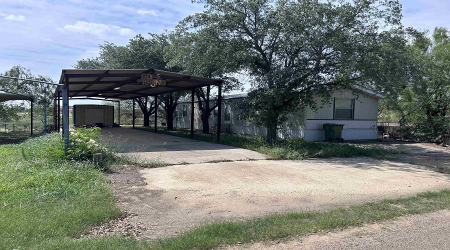 132 N. Jab Dr., Zapata, Texas 78076, 3 Bedrooms Bedrooms, 5 Rooms Rooms,2 BathroomsBathrooms,Residential,For Sale,132 N. Jab Dr.,20262317