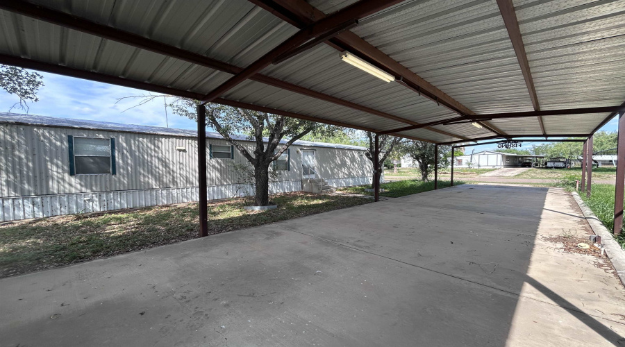 132 N. Jab Dr., Zapata, Texas 78076, 3 Bedrooms Bedrooms, 5 Rooms Rooms,2 BathroomsBathrooms,Residential,For Sale,132 N. Jab Dr.,20262317