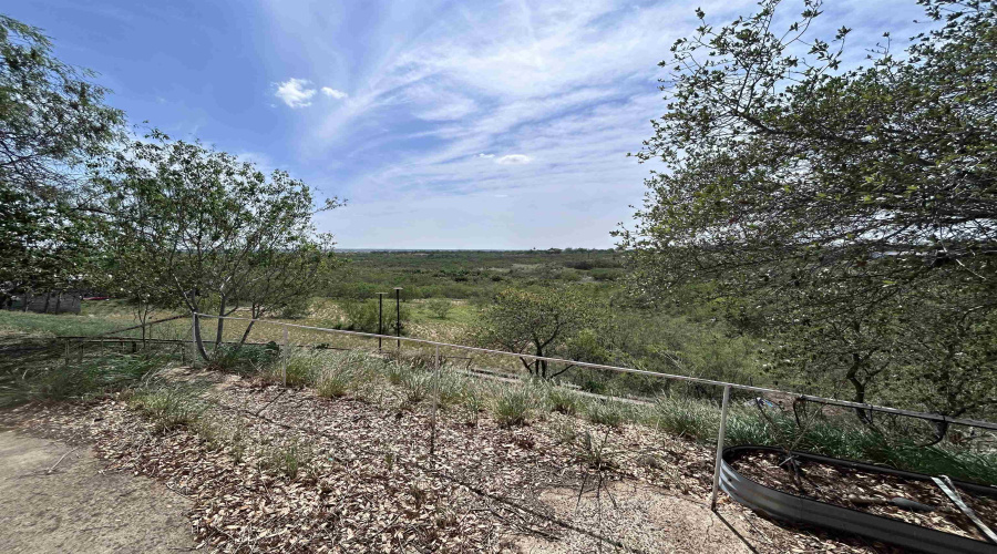132 N. Jab Dr., Zapata, Texas 78076, 3 Bedrooms Bedrooms, 5 Rooms Rooms,2 BathroomsBathrooms,Residential,For Sale,132 N. Jab Dr.,20262317