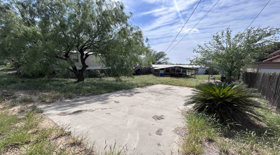 132 N. Jab Dr., Zapata, Texas 78076, 3 Bedrooms Bedrooms, 5 Rooms Rooms,2 BathroomsBathrooms,Residential,For Sale,132 N. Jab Dr.,20262317