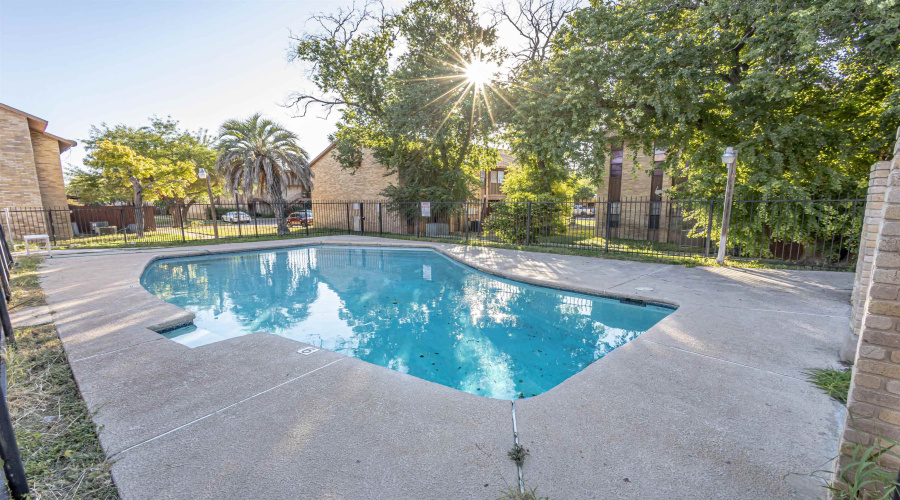 100 E Hillside Rd, LAREDO, Texas 78041, 1 Bedroom Bedrooms, 3 Rooms Rooms,1 BathroomBathrooms,Residential,For Rent,100 E Hillside Rd,20262324