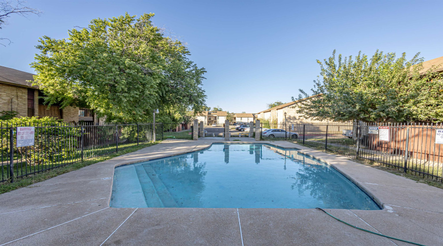 100 E Hillside Rd, LAREDO, Texas 78041, 1 Bedroom Bedrooms, 3 Rooms Rooms,1 BathroomBathrooms,Residential,For Rent,100 E Hillside Rd,20262324