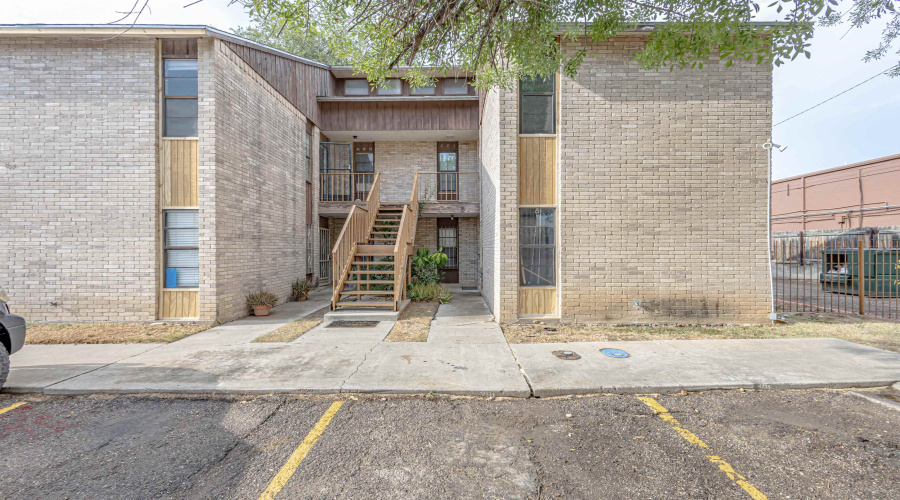 100 E Hillside Rd, LAREDO, Texas 78041, 1 Bedroom Bedrooms, 3 Rooms Rooms,1 BathroomBathrooms,Residential,For Rent,100 E Hillside Rd,20262324