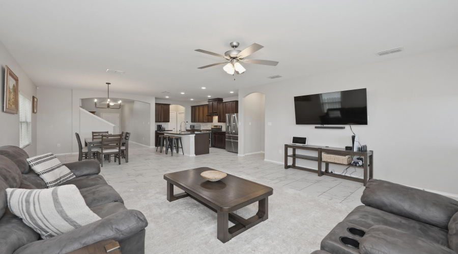1423 Sambar Lp, Laredo, Texas 78045, 4 Bedrooms Bedrooms, 8 Rooms Rooms,3 BathroomsBathrooms,Residential,For Sale,1423 Sambar Lp,20262330