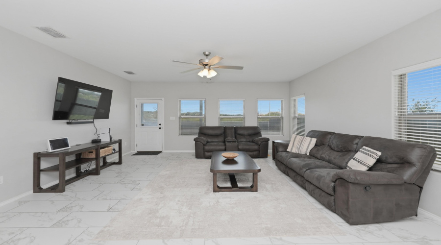 1423 Sambar Lp, Laredo, Texas 78045, 4 Bedrooms Bedrooms, 8 Rooms Rooms,3 BathroomsBathrooms,Residential,For Sale,1423 Sambar Lp,20262330