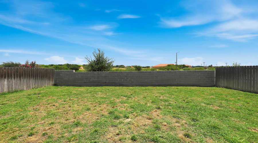 1423 Sambar Lp, Laredo, Texas 78045, 4 Bedrooms Bedrooms, 8 Rooms Rooms,3 BathroomsBathrooms,Residential,For Sale,1423 Sambar Lp,20262330