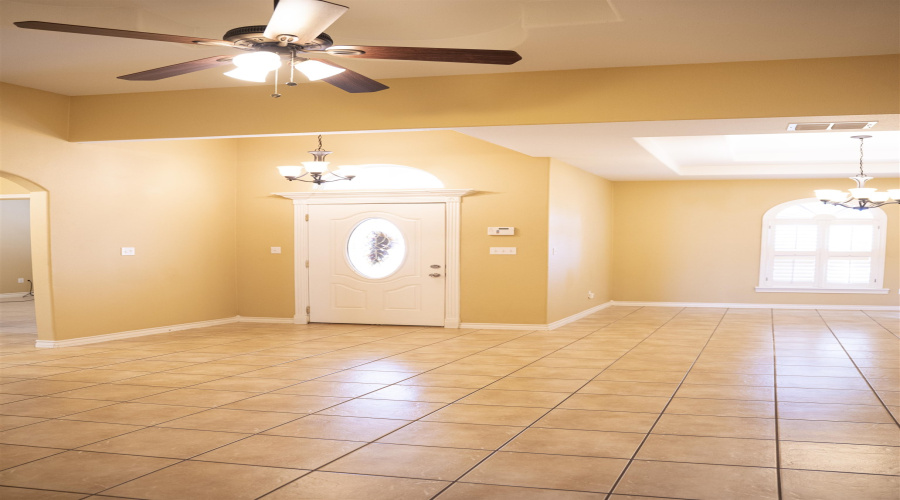 415 Starling Creek Lp, Laredo, Texas 78045, 3 Bedrooms Bedrooms, 5 Rooms Rooms,2 BathroomsBathrooms,Residential,For Rent,415 Starling Creek Lp,20262332