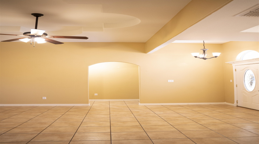 415 Starling Creek Lp, Laredo, Texas 78045, 3 Bedrooms Bedrooms, 5 Rooms Rooms,2 BathroomsBathrooms,Residential,For Rent,415 Starling Creek Lp,20262332