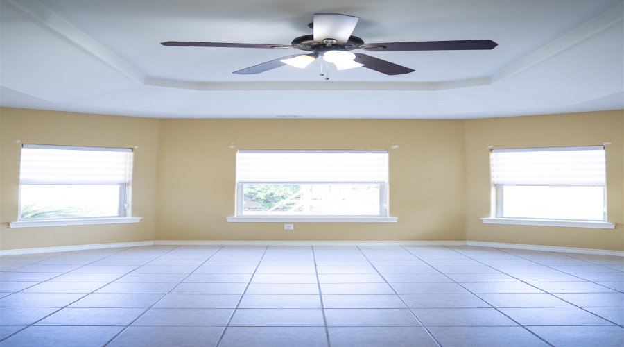 415 Starling Creek Lp, Laredo, Texas 78045, 3 Bedrooms Bedrooms, 5 Rooms Rooms,2 BathroomsBathrooms,Residential,For Rent,415 Starling Creek Lp,20262332