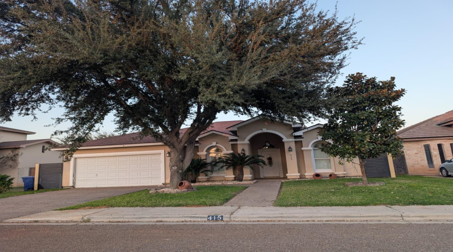 415 Starling Creek Lp, Laredo, Texas 78045, 3 Bedrooms Bedrooms, 5 Rooms Rooms,2 BathroomsBathrooms,Residential,For Rent,415 Starling Creek Lp,20262332