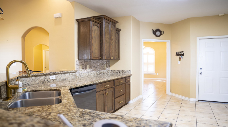 415 Starling Creek Lp, Laredo, Texas 78045, 3 Bedrooms Bedrooms, 5 Rooms Rooms,2 BathroomsBathrooms,Residential,For Rent,415 Starling Creek Lp,20262332