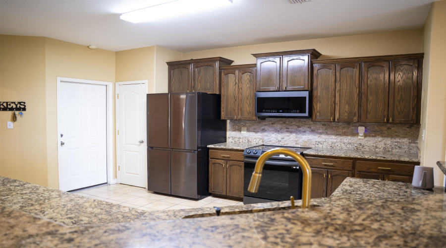 415 Starling Creek Lp, Laredo, Texas 78045, 3 Bedrooms Bedrooms, 5 Rooms Rooms,2 BathroomsBathrooms,Residential,For Rent,415 Starling Creek Lp,20262332