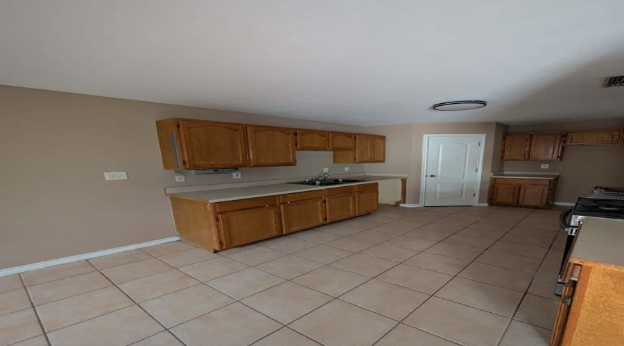 316 Cinnamon Teal Lp, Laredo, Texas 78045-4118, 4 Bedrooms Bedrooms, 6 Rooms Rooms,3 BathroomsBathrooms,Residential,For Sale,316 Cinnamon Teal Lp,20262334