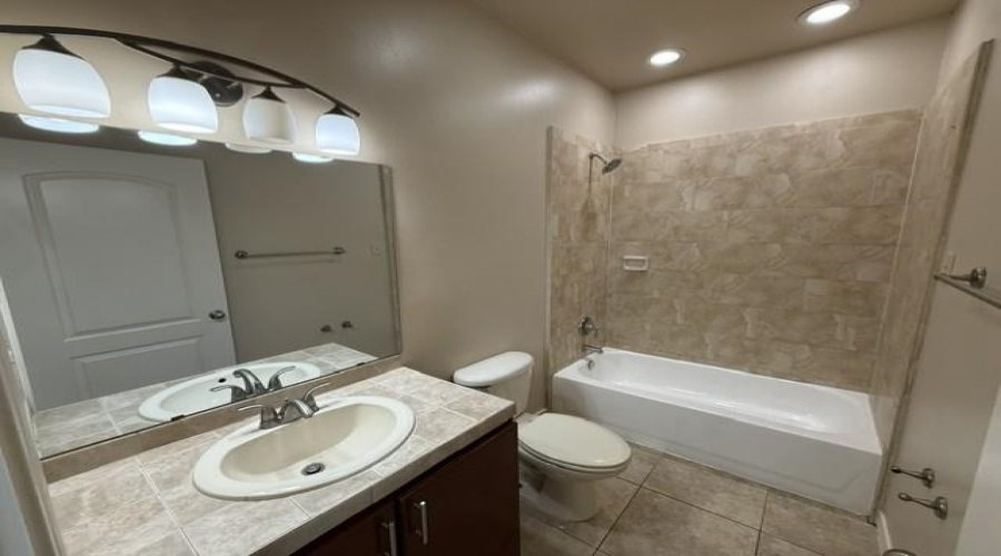 710 Alta Vista Dr, Laredo, Texas 78041, 2 Bedrooms Bedrooms, 4 Rooms Rooms,2 BathroomsBathrooms,Residential,For Rent,710 Alta Vista Dr,20262335