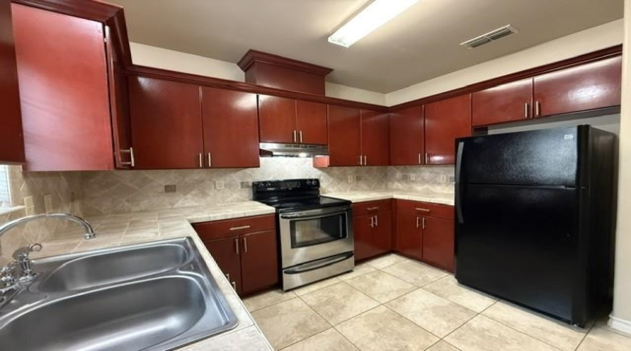 710 Alta Vista Dr, Laredo, Texas 78041, 2 Bedrooms Bedrooms, 4 Rooms Rooms,2 BathroomsBathrooms,Residential,For Rent,710 Alta Vista Dr,20262335