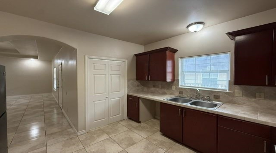 710 Alta Vista Dr, Laredo, Texas 78041, 2 Bedrooms Bedrooms, 4 Rooms Rooms,2 BathroomsBathrooms,Residential,For Rent,710 Alta Vista Dr,20262335