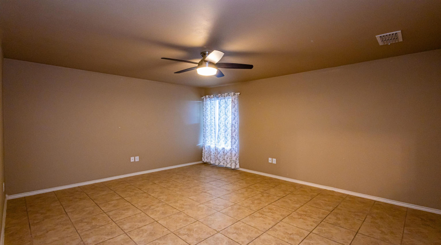 1631 Ann Harbor St, Laredo, Texas 78045, 4 Bedrooms Bedrooms, 5 Rooms Rooms,2 BathroomsBathrooms,Residential,For Sale,1631 Ann Harbor St,20262341