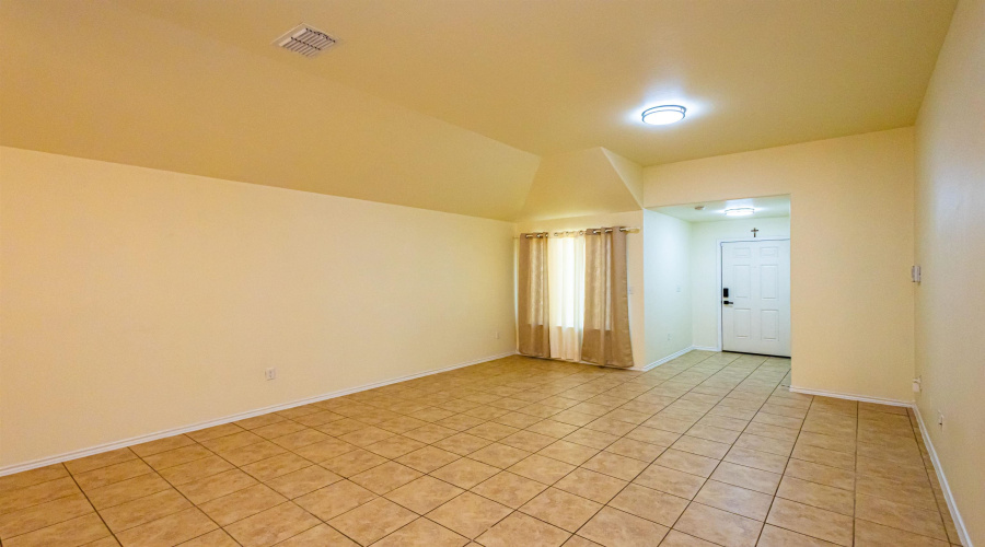 1631 Ann Harbor St, Laredo, Texas 78045, 4 Bedrooms Bedrooms, 5 Rooms Rooms,2 BathroomsBathrooms,Residential,For Sale,1631 Ann Harbor St,20262341