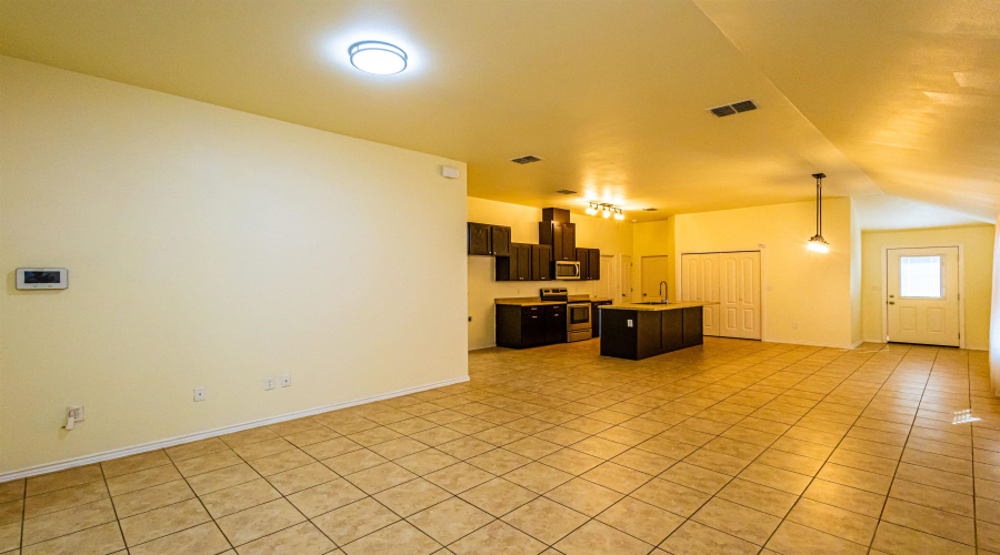 1631 Ann Harbor St, Laredo, Texas 78045, 4 Bedrooms Bedrooms, 5 Rooms Rooms,2 BathroomsBathrooms,Residential,For Sale,1631 Ann Harbor St,20262341