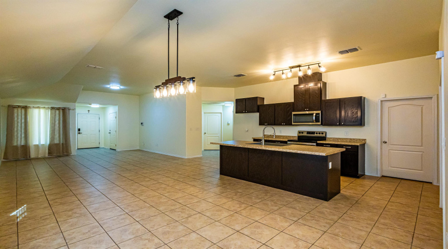 1631 Ann Harbor St, Laredo, Texas 78045, 4 Bedrooms Bedrooms, 5 Rooms Rooms,2 BathroomsBathrooms,Residential,For Sale,1631 Ann Harbor St,20262341