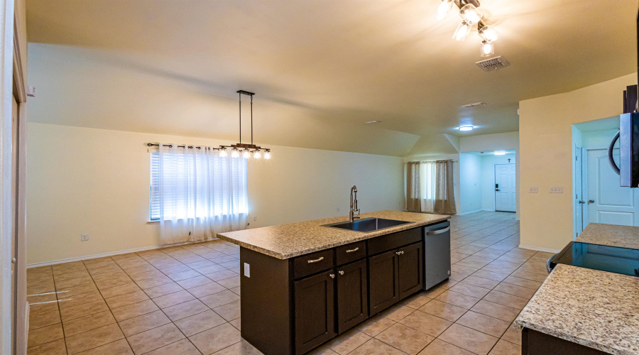 1631 Ann Harbor St, Laredo, Texas 78045, 4 Bedrooms Bedrooms, 5 Rooms Rooms,2 BathroomsBathrooms,Residential,For Sale,1631 Ann Harbor St,20262341