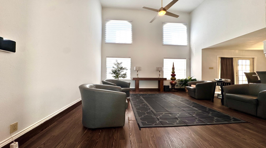 128 Tamarack Lp, LAREDO, Texas 78045, 3 Bedrooms Bedrooms, 6 Rooms Rooms,3 BathroomsBathrooms,Residential,For Sale,128 Tamarack Lp,20262342