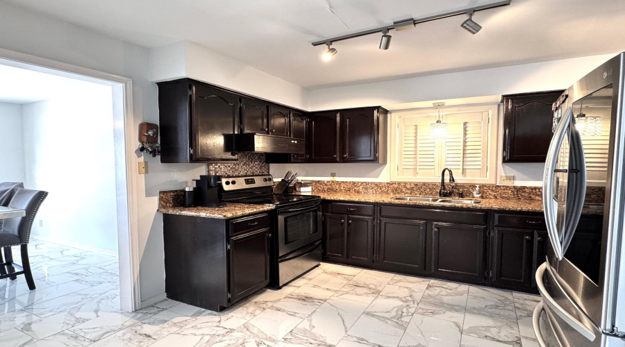 128 Tamarack Lp, LAREDO, Texas 78045, 3 Bedrooms Bedrooms, 6 Rooms Rooms,3 BathroomsBathrooms,Residential,For Sale,128 Tamarack Lp,20262342
