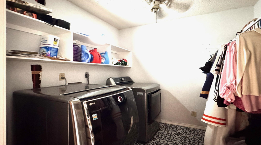 128 Tamarack Lp, LAREDO, Texas 78045, 3 Bedrooms Bedrooms, 6 Rooms Rooms,3 BathroomsBathrooms,Residential,For Sale,128 Tamarack Lp,20262342
