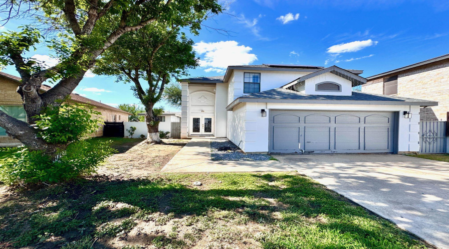 128 Tamarack Lp, LAREDO, Texas 78045, 3 Bedrooms Bedrooms, 6 Rooms Rooms,3 BathroomsBathrooms,Residential,For Sale,128 Tamarack Lp,20262342