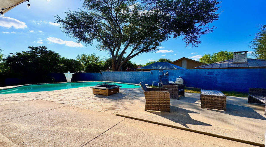 128 Tamarack Lp, LAREDO, Texas 78045, 3 Bedrooms Bedrooms, 6 Rooms Rooms,3 BathroomsBathrooms,Residential,For Sale,128 Tamarack Lp,20262342