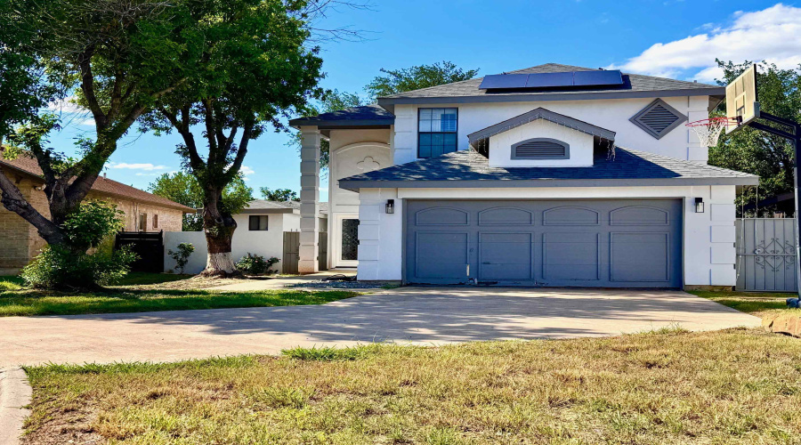 128 Tamarack Lp, LAREDO, Texas 78045, 3 Bedrooms Bedrooms, 6 Rooms Rooms,3 BathroomsBathrooms,Residential,For Sale,128 Tamarack Lp,20262342