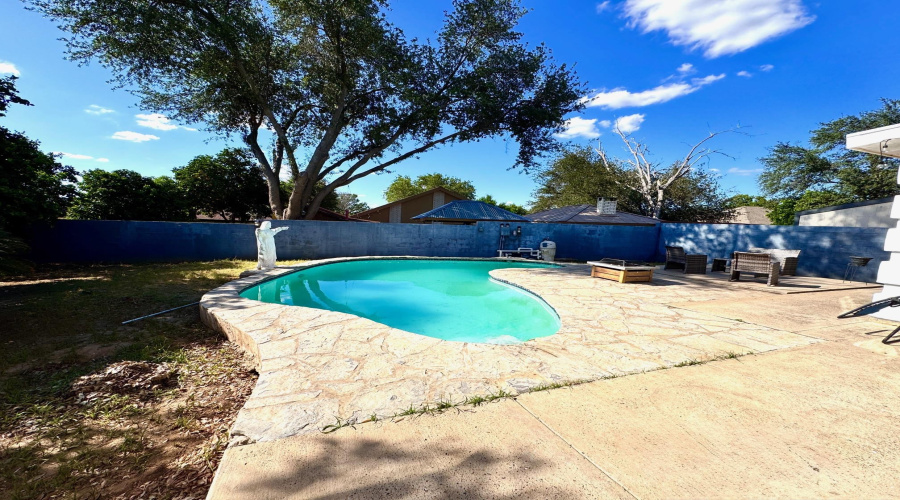 128 Tamarack Lp, LAREDO, Texas 78045, 3 Bedrooms Bedrooms, 6 Rooms Rooms,3 BathroomsBathrooms,Residential,For Sale,128 Tamarack Lp,20262342
