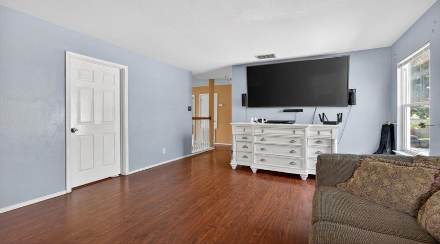 17547 Port Bolivar Dr, Laredo, Texas 78045, 4 Bedrooms Bedrooms, 6 Rooms Rooms,2 BathroomsBathrooms,Residential,For Sale,17547 Port Bolivar Dr,20262343