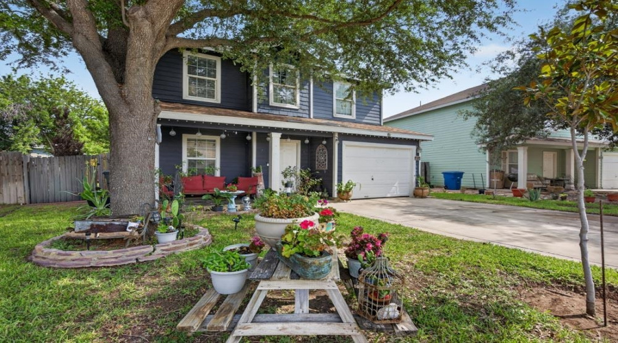 17547 Port Bolivar Dr, Laredo, Texas 78045, 4 Bedrooms Bedrooms, 6 Rooms Rooms,2 BathroomsBathrooms,Residential,For Sale,17547 Port Bolivar Dr,20262343
