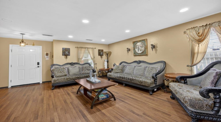 17547 Port Bolivar Dr, Laredo, Texas 78045, 4 Bedrooms Bedrooms, 6 Rooms Rooms,2 BathroomsBathrooms,Residential,For Sale,17547 Port Bolivar Dr,20262343