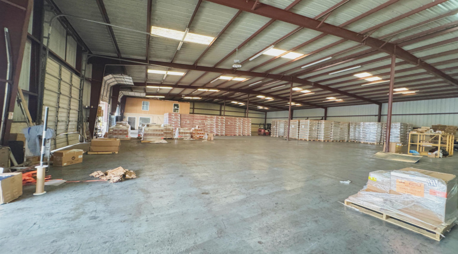 14208 Business Ave, Laredo, Texas 78045, 1 Bedroom Bedrooms, 21 Rooms Rooms,4 BathroomsBathrooms,Commercial/industrial,For Rent,14208 Business Ave,20262360
