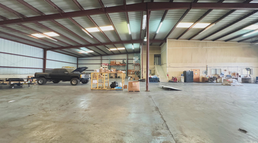 14208 Business Ave, Laredo, Texas 78045, 1 Bedroom Bedrooms, 21 Rooms Rooms,4 BathroomsBathrooms,Commercial/industrial,For Rent,14208 Business Ave,20262360