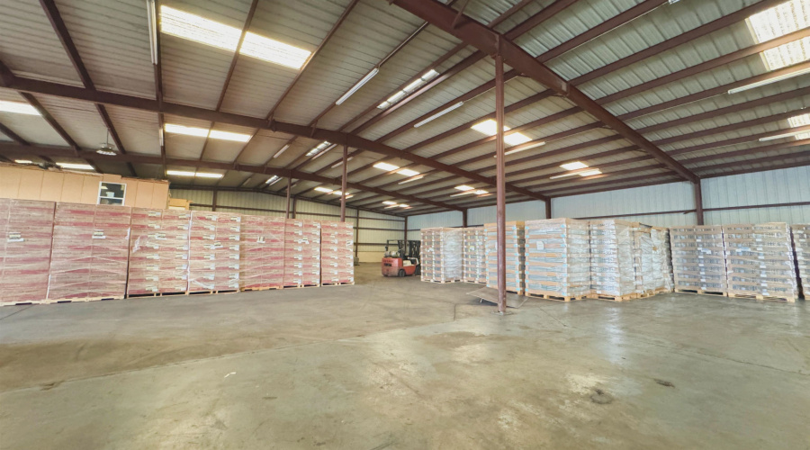 14208 Business Ave, Laredo, Texas 78045, 1 Bedroom Bedrooms, 21 Rooms Rooms,4 BathroomsBathrooms,Commercial/industrial,For Rent,14208 Business Ave,20262360