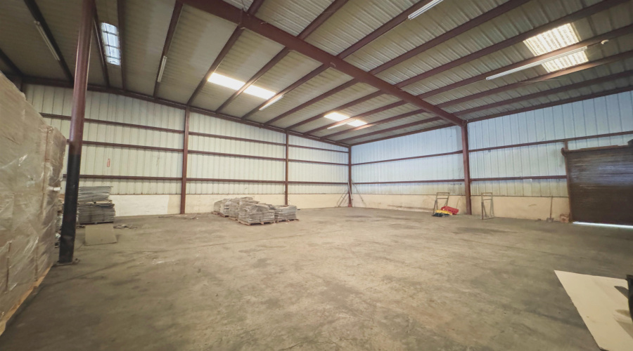 14208 Business Ave, Laredo, Texas 78045, 1 Bedroom Bedrooms, 21 Rooms Rooms,4 BathroomsBathrooms,Commercial/industrial,For Rent,14208 Business Ave,20262360