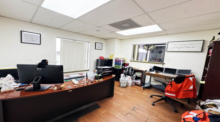 14208 Business Ave, Laredo, Texas 78045, 1 Bedroom Bedrooms, 21 Rooms Rooms,4 BathroomsBathrooms,Commercial/industrial,For Rent,14208 Business Ave,20262360