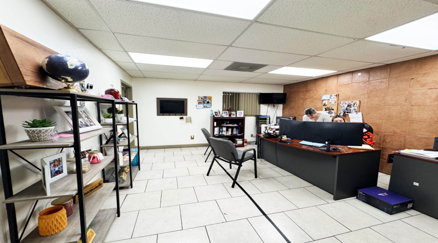 14208 Business Ave, Laredo, Texas 78045, 1 Bedroom Bedrooms, 21 Rooms Rooms,4 BathroomsBathrooms,Commercial/industrial,For Rent,14208 Business Ave,20262360