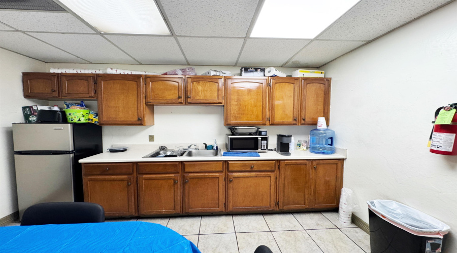 14208 Business Ave, Laredo, Texas 78045, 1 Bedroom Bedrooms, 21 Rooms Rooms,4 BathroomsBathrooms,Commercial/industrial,For Rent,14208 Business Ave,20262360