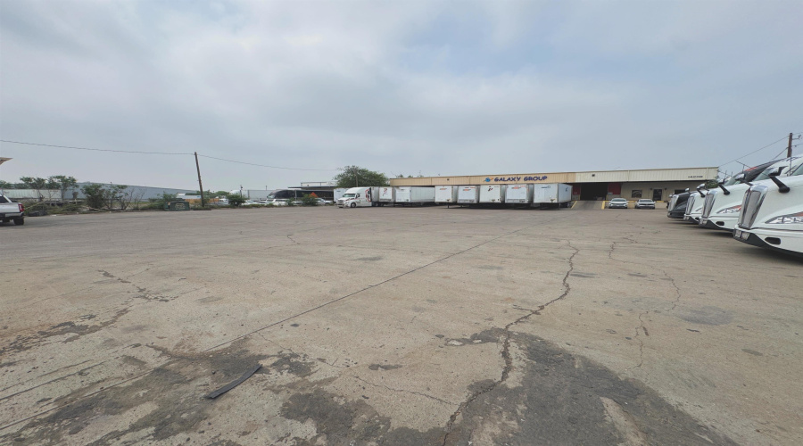 14208 Business Ave, Laredo, Texas 78045, 1 Bedroom Bedrooms, 21 Rooms Rooms,4 BathroomsBathrooms,Commercial/industrial,For Rent,14208 Business Ave,20262360