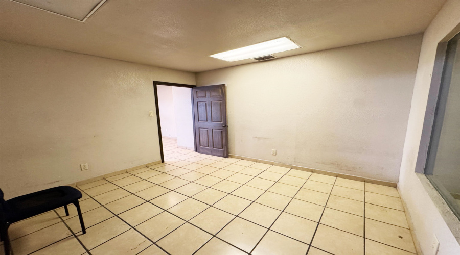 14208 Business Ave, Laredo, Texas 78045, 1 Bedroom Bedrooms, 21 Rooms Rooms,4 BathroomsBathrooms,Commercial/industrial,For Rent,14208 Business Ave,20262360
