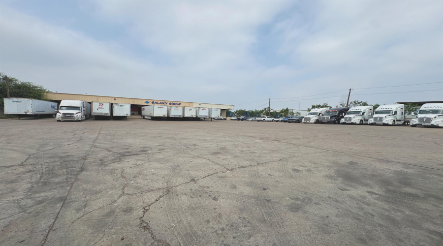 14208 Business Ave, Laredo, Texas 78045, 1 Bedroom Bedrooms, 21 Rooms Rooms,4 BathroomsBathrooms,Commercial/industrial,For Rent,14208 Business Ave,20262360