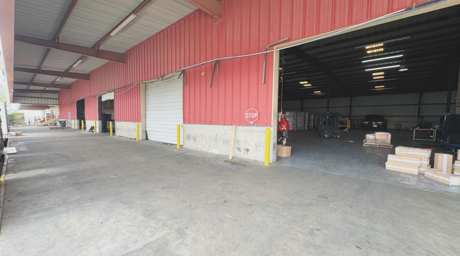 14208 Business Ave, Laredo, Texas 78045, 1 Bedroom Bedrooms, 21 Rooms Rooms,4 BathroomsBathrooms,Commercial/industrial,For Rent,14208 Business Ave,20262360
