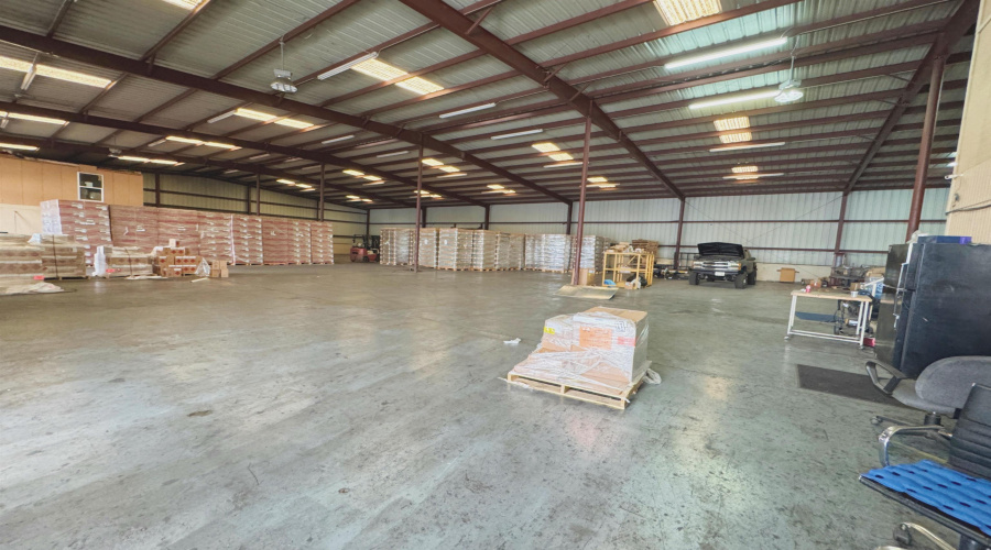 14208 Business Ave, Laredo, Texas 78045, 1 Bedroom Bedrooms, 21 Rooms Rooms,4 BathroomsBathrooms,Commercial/industrial,For Rent,14208 Business Ave,20262360