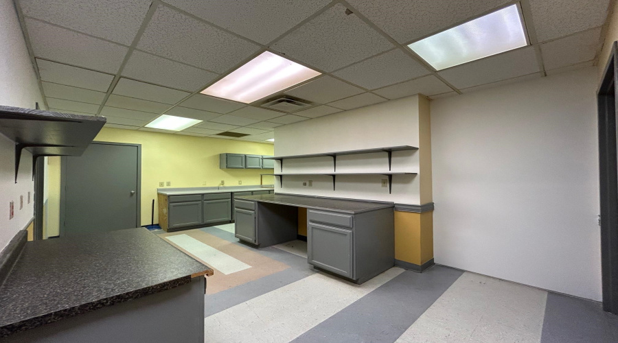 209 W Village Blvd, Laredo, Texas 78041, 11 Rooms Rooms,1 BathroomBathrooms,Commercial retail/office,For Rent,209 W Village Blvd,20262347