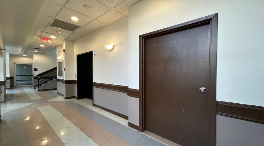 209 W Village Blvd, Laredo, Texas 78041, 11 Rooms Rooms,1 BathroomBathrooms,Commercial retail/office,For Rent,209 W Village Blvd,20262347